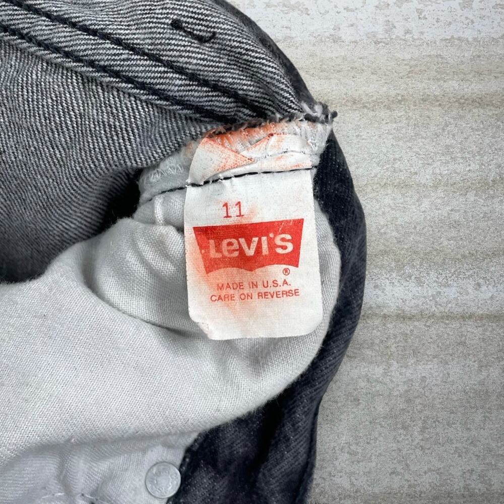 Vintage 80s Levis Jeans 501 28x30 Straight Fit Black Wash Made in USA Button Fly - Picture 6 of 6